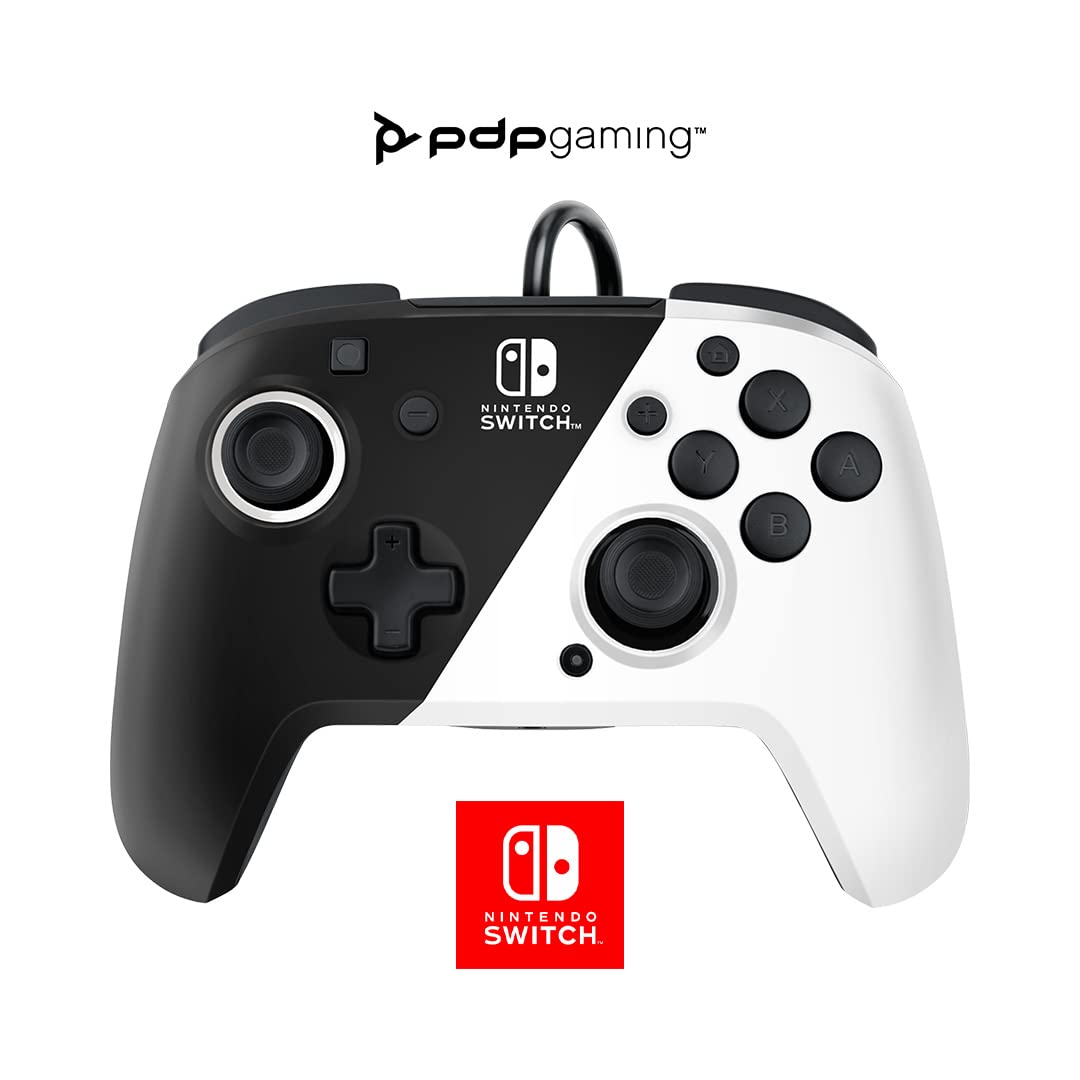 PDP Faceoff Deluxe+ Manette de jeu filaire Switch Pro, noir et blanc, sous licence officielle Nintendo, boutons et palettes personnalisables, manettes ergonomiques PDP Faceoff Deluxe+ Manette de jeu filaire Switch Pro, noir et blanc, sous licence officielle Nintendo, boutons et palettes personnalisables, manettes ergonomiques